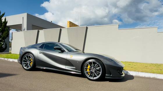 FERRARI 812 GTS 6.5 V12 GASOLINA F1-DCT FERRARI 812 GTS 6.5 V12 GASOLINA F1-DCT